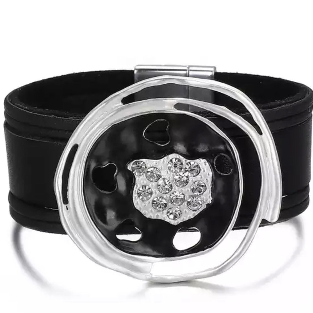 SALE!!! CHARM LEATHER BRACELET